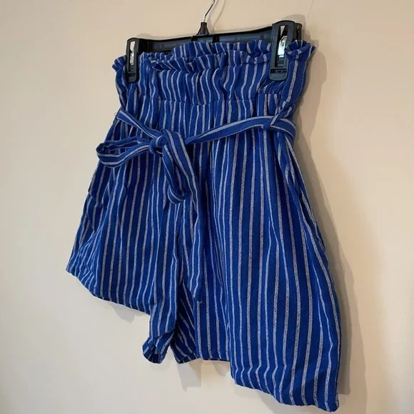 Women's Everly Blue & White Pinstripe Cotton Casual High Waist Pocket Shorts - Picture 4 of 9